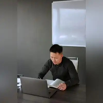 伍岩梦